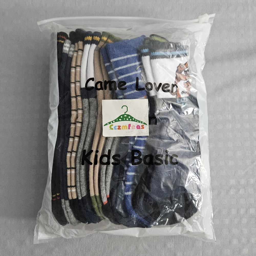 Boys age 4-7 dinosaur socks (10 pairs) - NEW